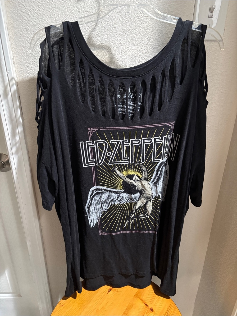Led Zeppelin Women's Black Distressed Graphic Top 3